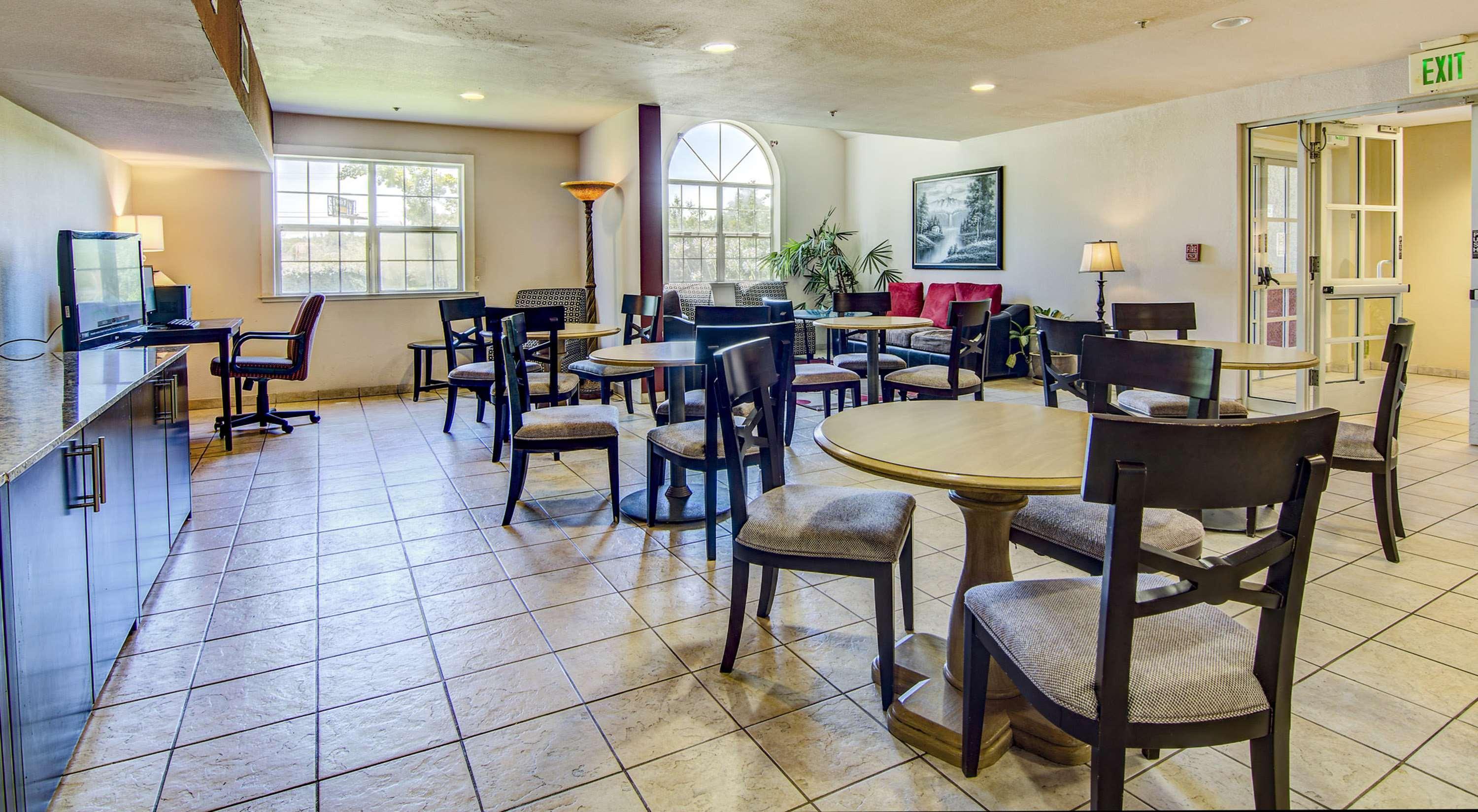 Best Western Plus Palm Court Hotel Davis Kültér fotó