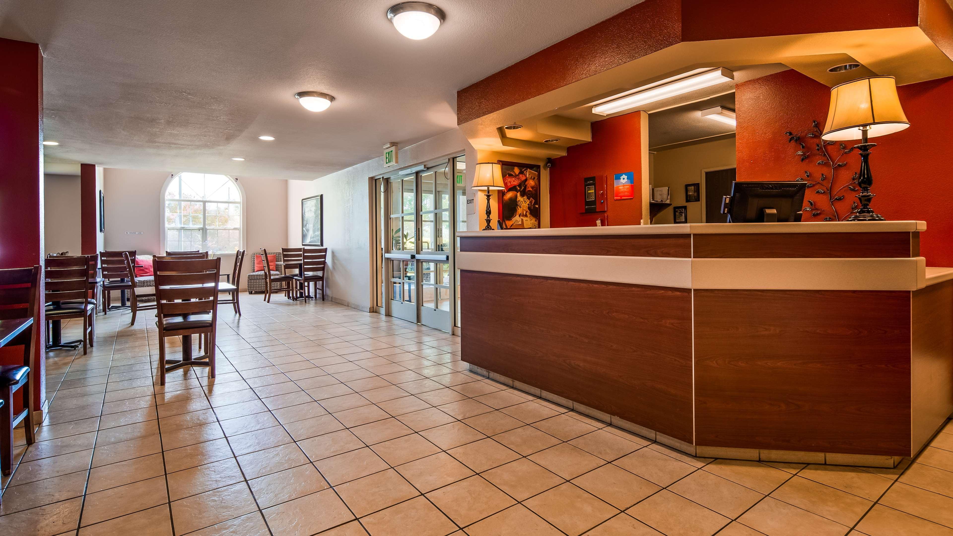 Best Western Plus Palm Court Hotel Davis Kültér fotó