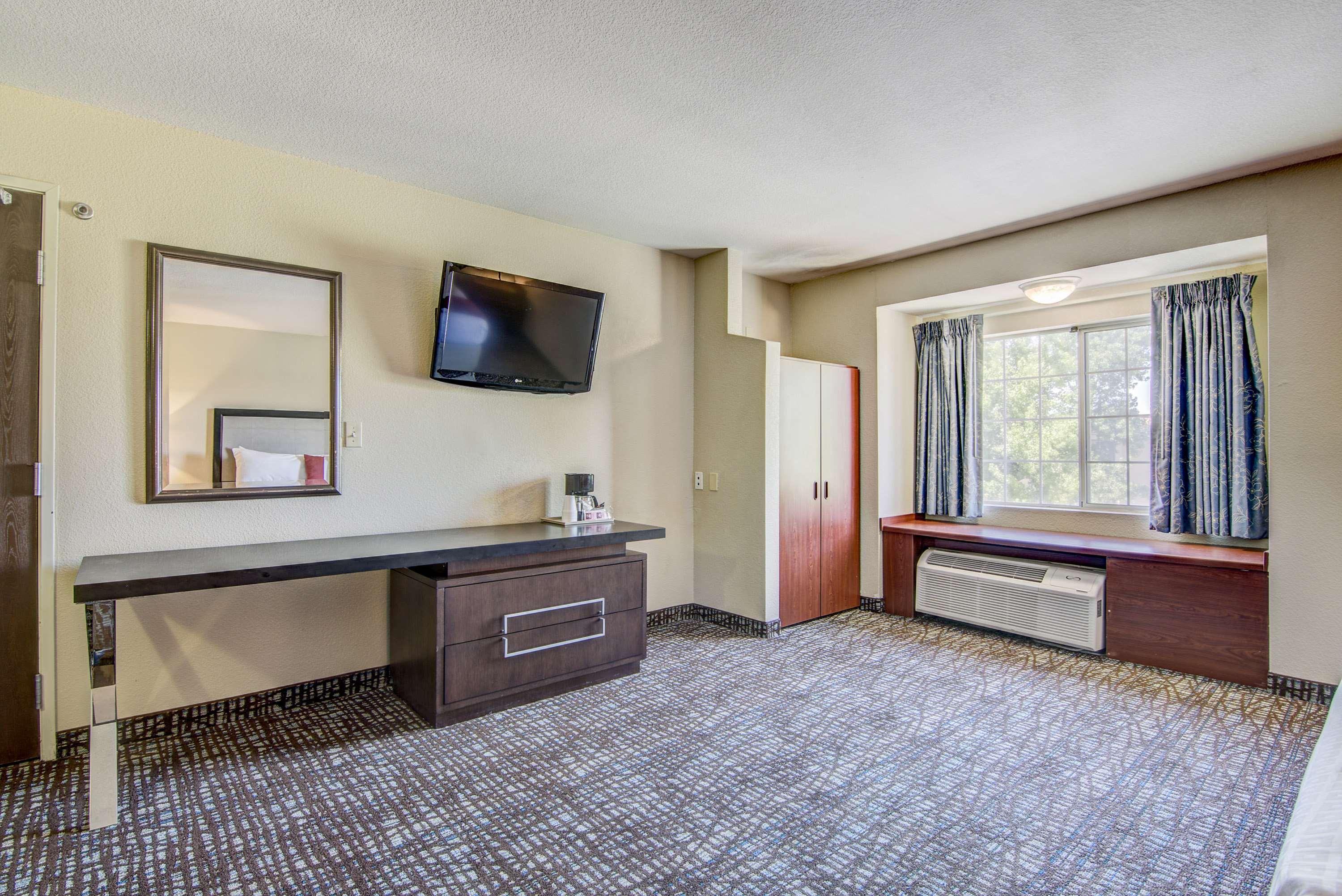 Best Western Plus Palm Court Hotel Davis Kültér fotó